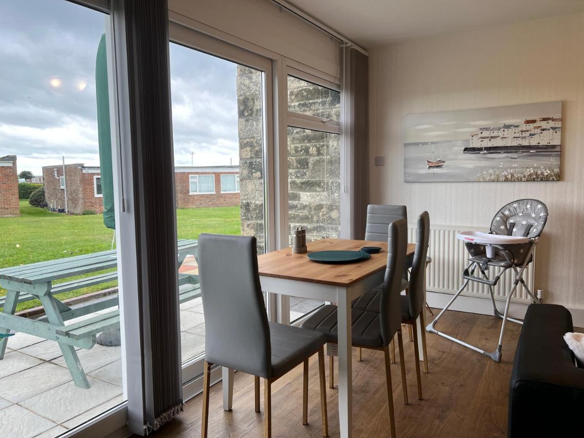 Chine Cottage Self-Catering Coastal Bungalow In Rural West Wight Freshwater Buitenkant foto