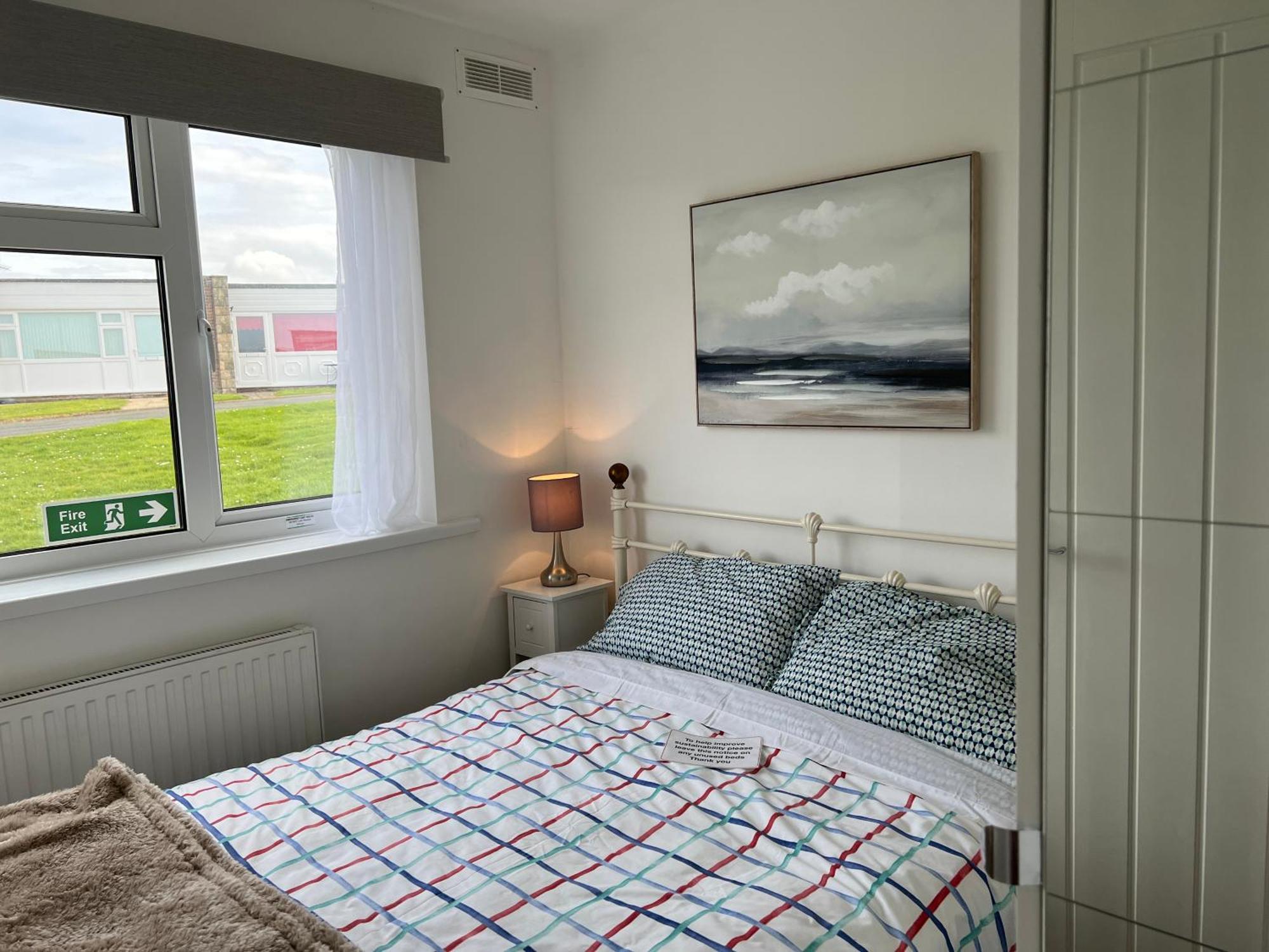 Chine Cottage Self-Catering Coastal Bungalow In Rural West Wight Freshwater Buitenkant foto